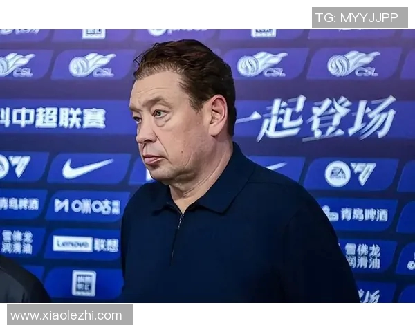 斜眼足球明星盘点那些在绿茵场上闪耀的独特风采与传奇故事 斜眼足球明星盘点那些在绿茵场上闪耀的独特风采与传奇故事