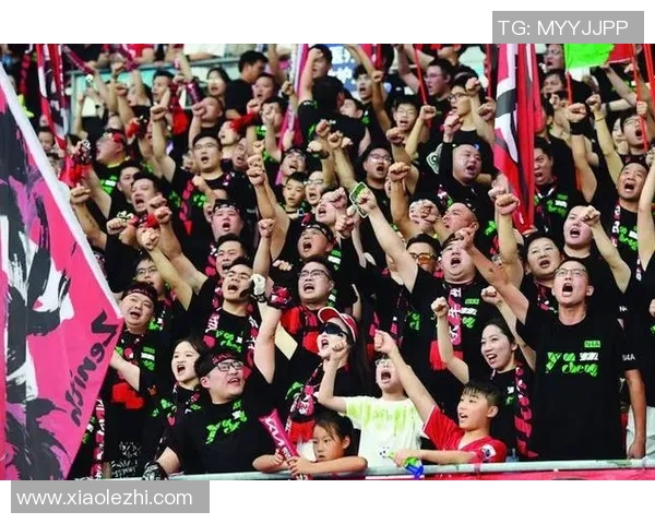 足球明星醉舞夜生活精彩瞬间尽在酒吧热舞视频中展现魅力与激情 足球明星醉舞夜生活精彩瞬间尽在酒吧热舞视频中展现魅力与激情